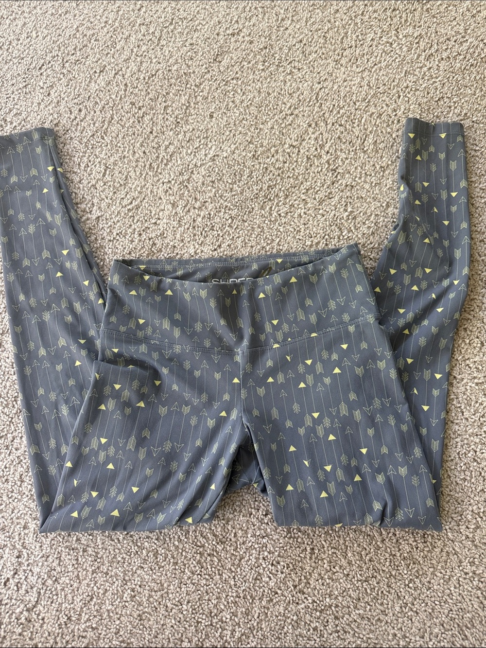 Women's Arrow-Print Gray Leggings - Yellow Accent